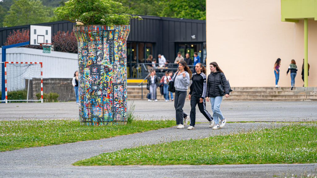 exterieur-lycee-gabriel-deshayes